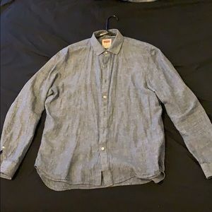 Mens casual button-down long sleeved shirt